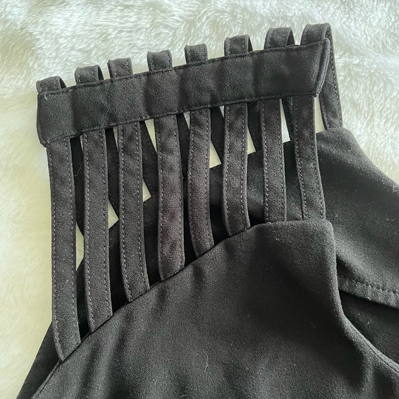 Black dress - Picture 8 of 10